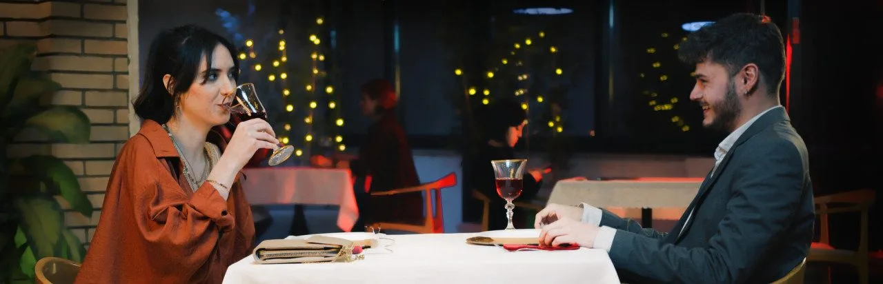First Date : Late To Date